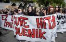 La manifestación ha comenzado a las 12.30 horas en el Palacio de Justicia y la marcha se dirige a la Plaza del Castillo