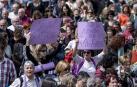 La manifestación ha comenzado a las 12.30 horas en el Palacio de Justicia y la marcha se dirige a la Plaza del Castillo