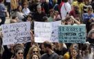 La manifestación ha comenzado a las 12.30 horas en el Palacio de Justicia y la marcha se dirige a la Plaza del Castillo