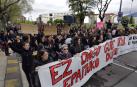 La manifestación ha comenzado a las 12.30 horas en el Palacio de Justicia y la marcha se dirige a la Plaza del Castillo