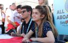 Amaia y Alfred, en un encuentro con la prensa y sus seguidores en Lisboa a un día para Eurovisión.