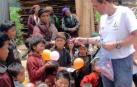 El subteniente de la Guardia Civil Francisco Valero, responsable del Greim en Navarra durante dos décadas, amplió su labor humanitaria como voluntario en Nepal, donde pereció. Su vida fue un ejercicio de desprendimiento