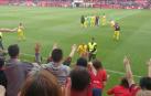 Los jugadores de Osasuna agradecen el apoyo a los aficionados rojillos en Soria