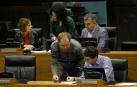 María Chivite, Inma Jurío y Santos Cerdán (PSN) y delante, David Anaut (Bildu) y Rubén Velasco (Podemos).