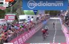 Schachmann gana en Prato Nevoso y Dumoulin acecha la 'maglia rosa' de Yates