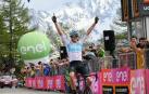 Froome firma una etapa histórica y es el nuevo líder