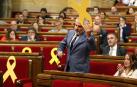 Torrent suspende el pleno al quitar Cs un lazo amarillo de la bancada del Govern