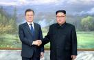 Kim y Moon estrechan su acercamiento para sacar adelante la cumbre con Trump