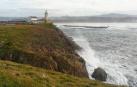 Muere una mujer por un golpe de mar en Asturias