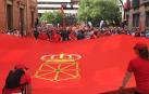 En directo: cientos de personas se concentran frente al Parlamento para el inicio de la manifestación