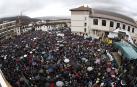 Autoridades y vecinos se concentraron contra las detenciones de vecinos de la localidad.