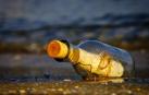 Un pescador de Canadá lanza cartas en botellas que llegan a España un año después