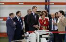 El rey Felipe VI ha visitado en Torres de Elorz las instalaciones de la empresa MTorres.