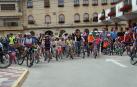 Cien cadreitanos pedalean en familia