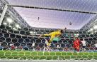 Un golazo de Januzaj da el primer puesto a Bélgica