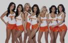 Inspección de Trabajo expedienta a Hooters por el uniforme de sus camareras