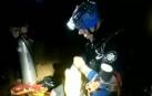Los buzos tratan de rescatar a los 12 menores atrapados en una gruta de Tailandia