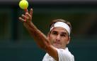 Federer avanza con paso firme sobre la campiña inglesa