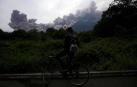 Cerca de 1,7 millones de personas se han visto afectadas por la erupción del volcán que ha causado al menos 25 muertos.