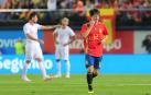 La Real Sociedad confirma que se está negociando la salida de Odriozola al Real Madrid
