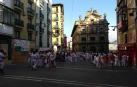 La Plaza Consistorial ha comenzado a llenarse hacia las 9 de la mañana de gente que esperaba a las 12 horas a que estallase la fiesta
