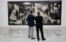 El rey Felipe acompaña a Obama en una visita al Reina Sofía centrada en el 'Guernica'