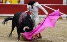 Ureña y Román cortaron las primeras orejas de la feria y Garrido resulto corneado al entrar a matar