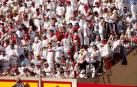 Público asistente a la Plaza de Toros de Pamplona durante la segunda corrida de la Feria del Toro 2018.