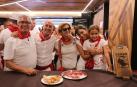 La periodista Elena S. Sánchez, junto a sus padres, César Sánchez y Ángeles Sánchez, su sobrina Martina y su amigo Juanchi Patús.