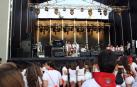 La Plaza de los Fueros ha vuelto a ser un lugar imprescindible para las andanzas de la juventud sanferminera. Un año más, los conciertos de estilos variados como el rock, el pop, el indie, rap, la música fusión o el karaoke, además de otras actividades, han cubierto las últimas horas de las tardes y las primeras de las noches festivas.