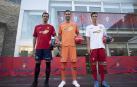 Osasuna presenta las nuevas equipaciones para la temporada 2018/19