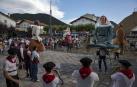La benevolencia del tiempo ahogó un cuarto de hora antes del cohete la descarga de rayos y lluvia impetuosa que amenazó con aguar el inicio de las fiestas.