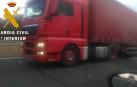 Un camionero moldavo conduce un kilómetro en sentido contrario por la AP-15