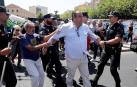Tensión entre la Policía y detractores del mural que apoya a los condenados de Alsasua