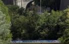 El bajo nivel del Arga deja a la vista el antiguo puente del Plazaola
