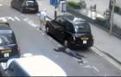 La policía de Londres busca a un taxista que abandonó a un hombre inconsciente en la calle