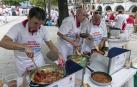 Estella finaliza sus fiestas patronales con el Día de la Abadejada, con los actos tradicionales de este día: la despedida de los gigantes y el XLVIII concurso de ajoarriero. Además, el grupo musical canario Efecto Pasillo protagonizó la 'fiesta joven' de la noche del miércoles.