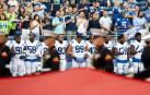 Trump pide que multar "sin sueldo" a los jugadores que protesten durante el himno
