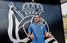 Theo Hernández firma con la Real Sociedad y viaja con el equipo a Alemania