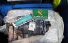 Recuperados ya unos 90 kilos de cocaína flotando en la costa asturiana
