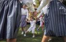 La localidad celebró el día grande de sus fiestas este domingo. Una jornada en la que la procesión al santo y la misa solemne estuvieron en el centro. Después de la eucaristía, tuvo lugar el almuerzo popular y un espectáculo de dantzas