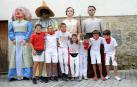 Los niños tomaron las riendas en el tercer día de las fiestas agoizkas. Los 38 pequeños nacidos el año pasado, la corporación infantil encabezada por Ilazki Elizari, la comparsa y el coro txikis... fueron los protagonistas de la jornada.