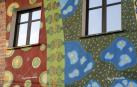 Médico, investigador y premio Nobel, Santiago Ramón y Cajal fue también un artista, con unos dibujos de células neuronales muy fieles a la realidad. Los vecinos de su pueblo y el grafitero Jabier Landa le han homenajeado pintando el hostal