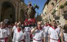 Los Arcos ha vivido la segunda jornada de sus fiestas patronales. En el Día de la Virgen, los vecinos han participado en la procesión. A continuación ha tenido lugar la misa en honor a los patronos Santa María y San Roque.