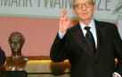 Muere el dramaturgo Neil Simon, el autor de "La extraña pareja"