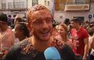 La Tomatina cubre de rojo las calles de Buñol con más de 145.000 kilos de tomate
