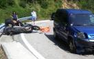 Un motorista herido en un accidente de tráfico en Aribe