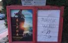 El director de 'Jurassic World' regala un póster a un cine de Murcia que tuvo que dibujarlo