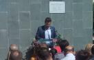 El Ayuntamiento de Zizur Mayor coloca una placa en recuerdo a víctimas de ETA