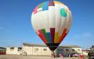 Los más pequeños celebraron este miércoles su día con su propio cohete y corporación, y disfrutaron de un globo aerostático, chocolatada y comida